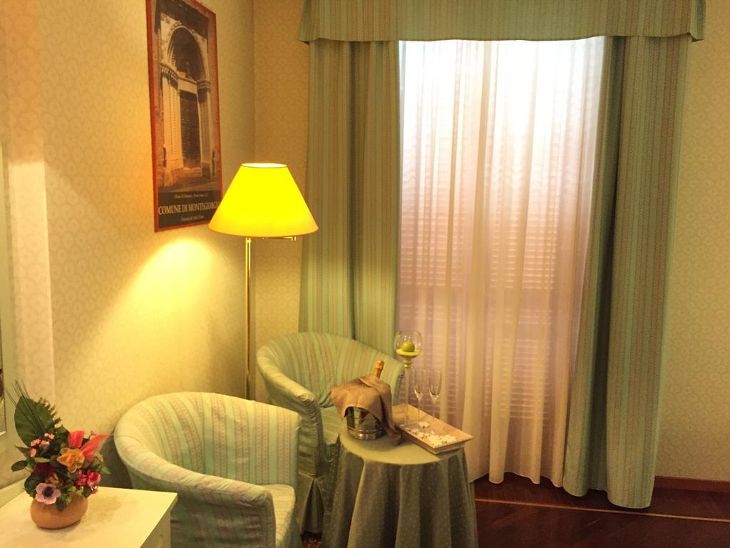 Oscar E Amorina Montegiorgio Oda fotoğraf
